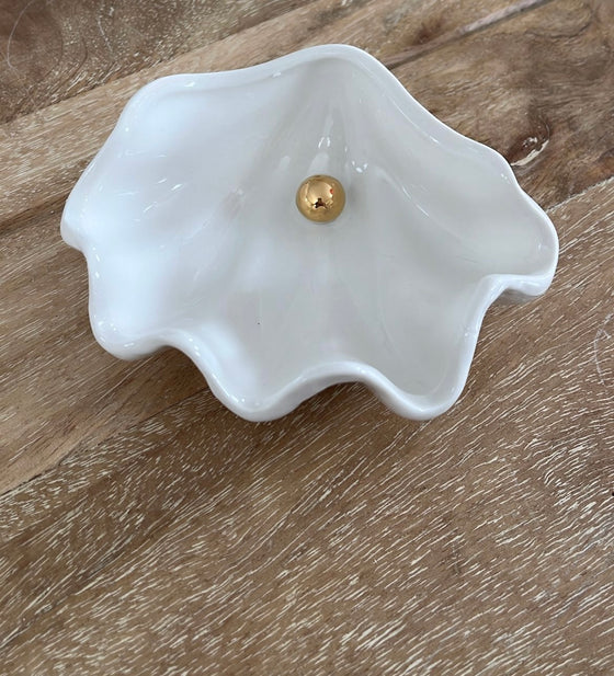 Pearl Clam Ring Dish