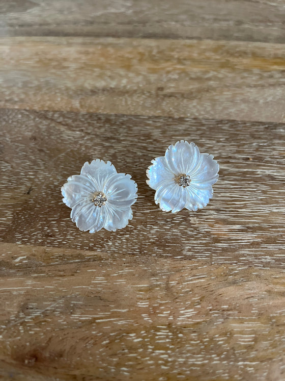 Mother of Pearl Flower Earring
